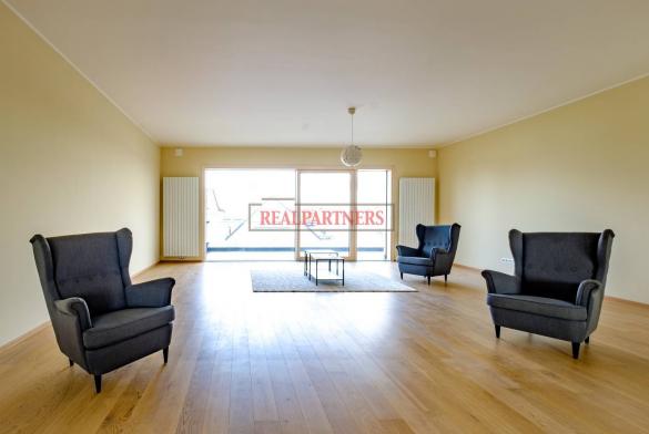 Exklusivní byt 5+kk o ploše 221,7 m² + 2x balkon 27,8 m² na prestižní adrese Prahy 6.