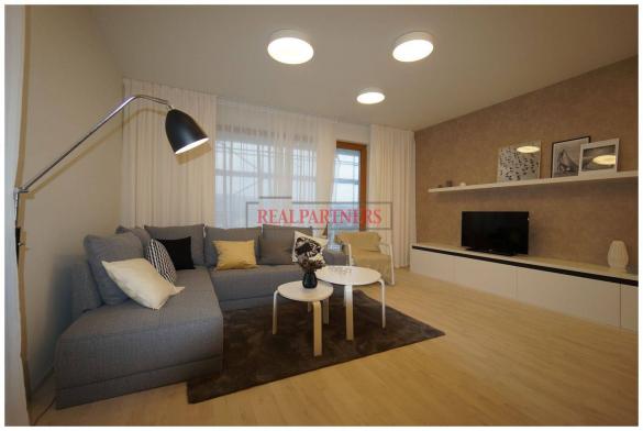 Nový 2+kk o ploše 56,3 m² + 2x balkon 19,5 m² + 8,7 m² s kolaudací 12/2018.