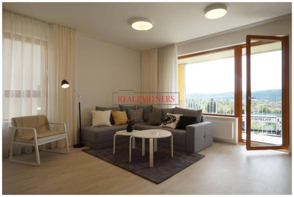 Nový byt 3+kk o ploše 84,8 m² + 2 x balkón 18,5 m² s výhledem na Prahu.