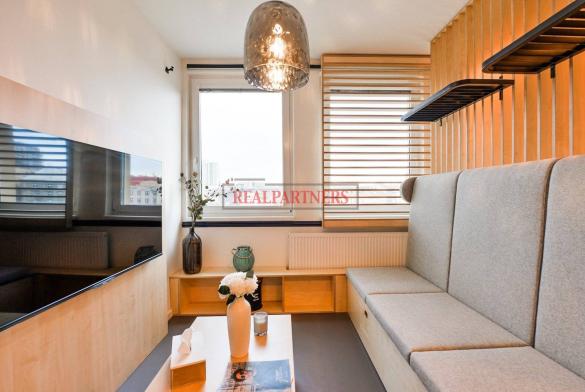 Ubytovací jednotka 1+kk o ploše 25,6 m² na Praze 2, pod Grébovkou.