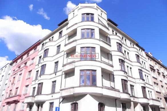 Zrekonstruovány byt 3+1 + balkon o ploše 86,9 m² na Praze 7 – v samém srdci Letné