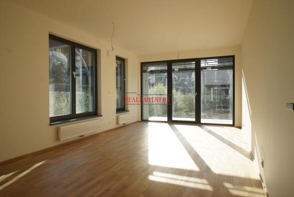 Čerstvě zkolaudovaná novostavba bytu 1+kk o ploše 37,6  m² + balkon 5,1  m².
