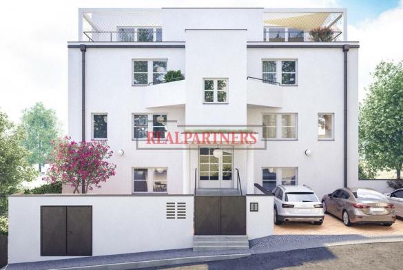 Kompletně zrekonstruovaný byt 2+kk o ploše 45 m² + 8 m² terasa na Praze 5 u motolského potoku.