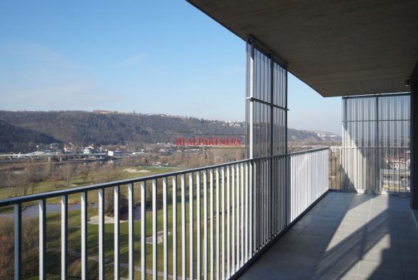 Nový byt 4+kk o ploše 111,4 m² + 12,1 m² balkon, s přímým výhledem k Vltavě ve výstavbě.