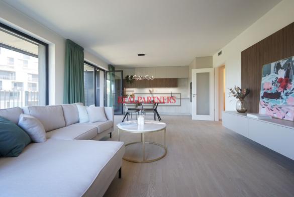 Nový byt 3+kk o ploše 91,3m + 14,6 m² balkon s výhledem k Vltavě v nadčasové novostavbě.