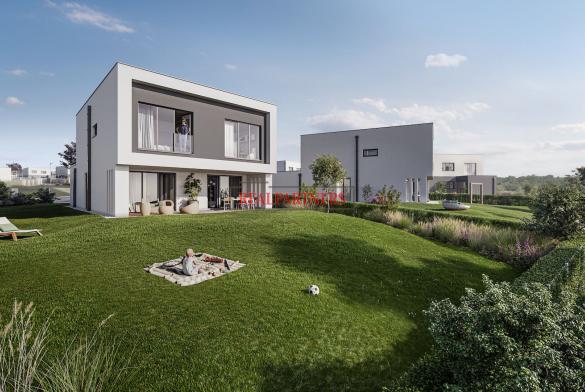 Samostatný dvojpodlažní dům, o dispozici 5+1, o ploše 217 m² a zahradou 672 m² na dosah Prahy 6.