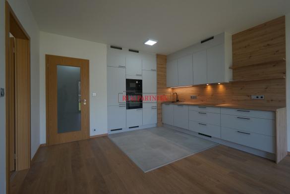 Nový byt 2+kk o ploše 64,2 m² + 39 m² předzahrádka v lokalitě Kralupy nad Vltavou - zkolaudováno