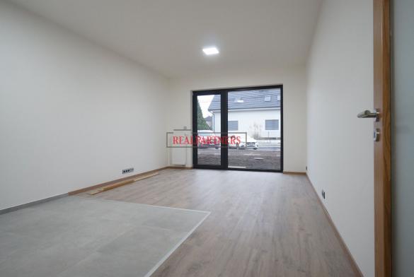 Nový byt 1+kk o ploše 32,5 m² + 20,5 m² předzahrádka v lokalitě Kralupy nad Vltavou - zkolaudováno