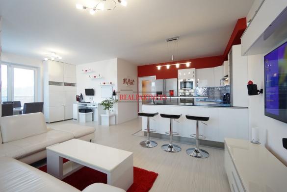 Exklusivně nabízíme atraktivní byt 3+kk o ploše 83,2 m² + terasa 10,7 m² + garážové stání + sklep.